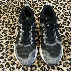 Men’s size 10c Nike react infinity, fly knit, runners